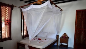 Unclassified image, 5 of 14, button - Amka Villa (Jambiani)