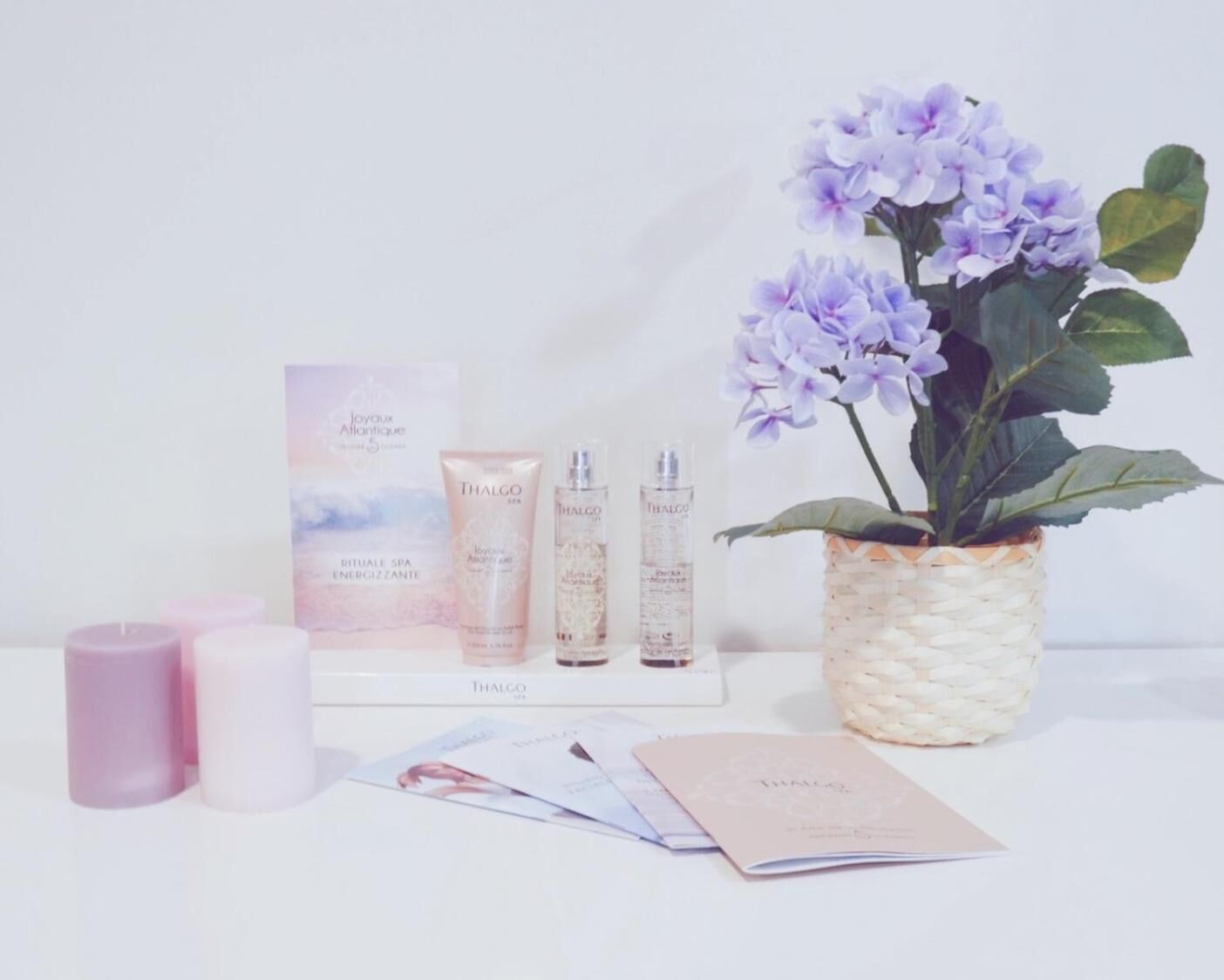 bathtub, deep-soaking bathtub, free toiletries, bathrobes