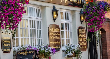 The Old Fourpenny Shop Hotel