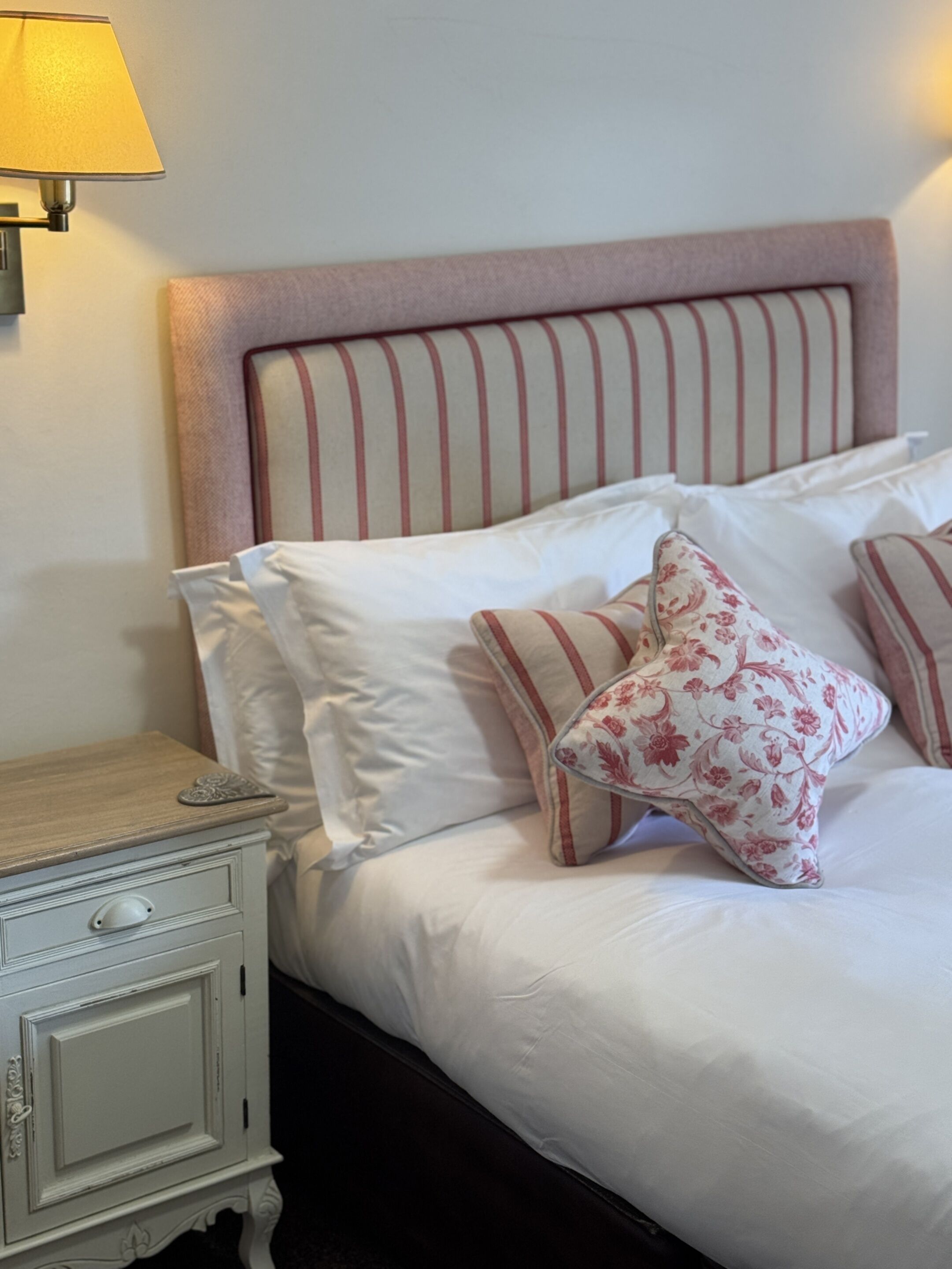 Habitación doble superior, baño en la habitación | Ropa de cama hipoalergénica y decoración personalizada 
