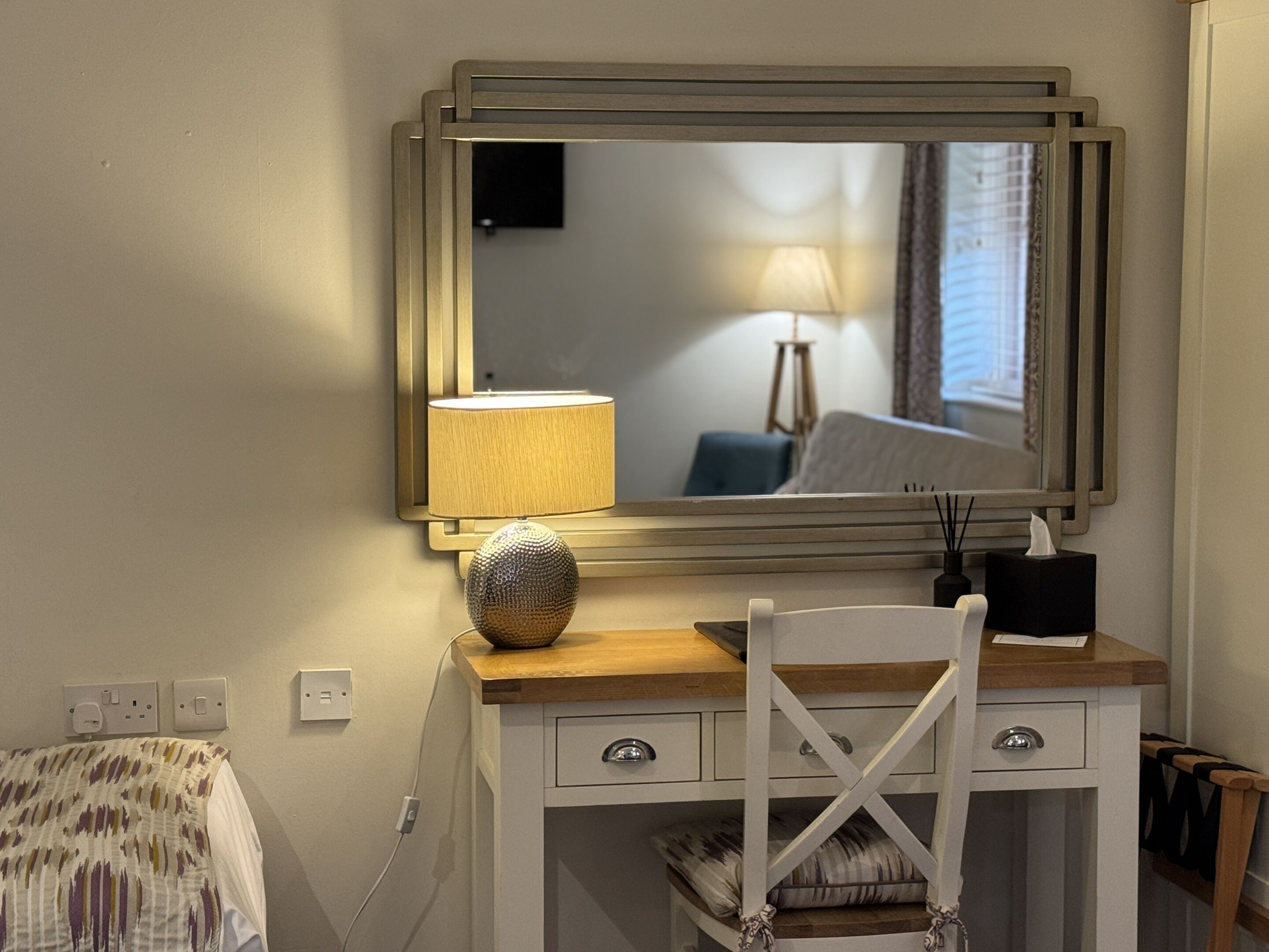 Habitación familiar, en el área del patio | Ropa de cama hipoalergénica y decoración personalizada 