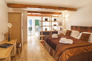 Studio, Garden View (Self Catering)