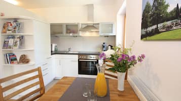 Comfort Apartment | Dapur peribadi | Peti sejuk, ketuhar gelombang mikro, ketuhar, dapur