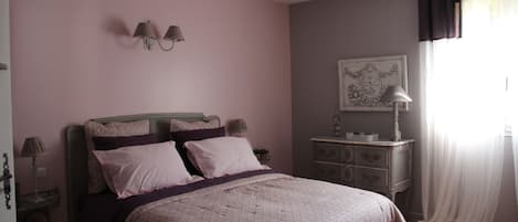 Phòng đôi, quang cảnh vườn (La Roseraie) | Trang trí khác biệt, trang bị nội thất với thiết kế riêng biệt