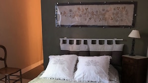 Double Room | Desk, blackout drapes, rollaway beds (surcharge), WiFi (free) - Le Sillon d'Alaric (Lezignan-Corbieres)