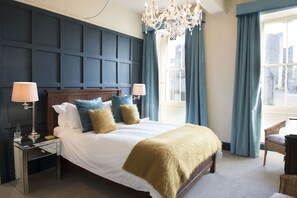 Tweepersoonskamer, bad | Lakens van Egyptisch katoen, luxe beddengoed, individueel gedecoreerd