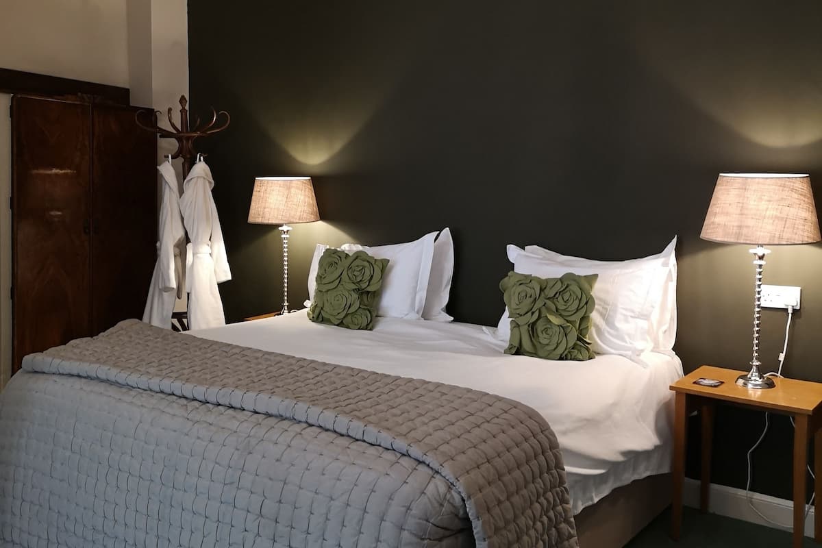 Double Room | Egyptian cotton sheets, premium bedding, individually decorated