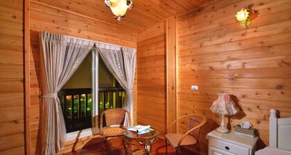 Sitou Flora's House B&B