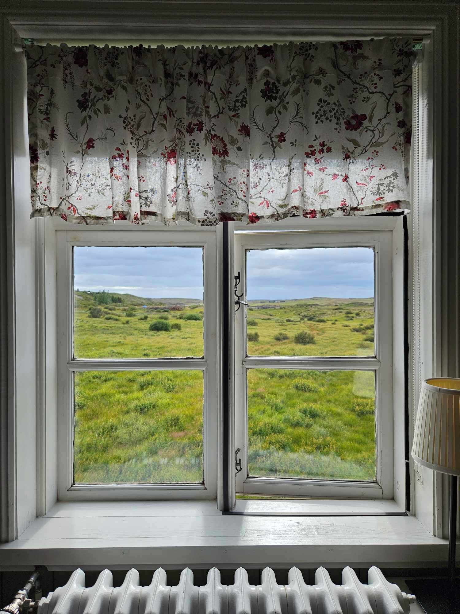 スタンダード ツインルーム 共用バスルーム | 部屋からの景観