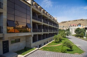 Front of property - Shihov Hotel (Baku)