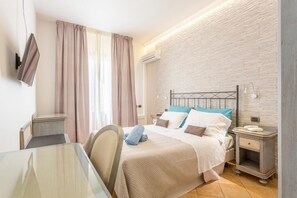 Minibar, coffres-forts dans les chambres, décoration personnalisée