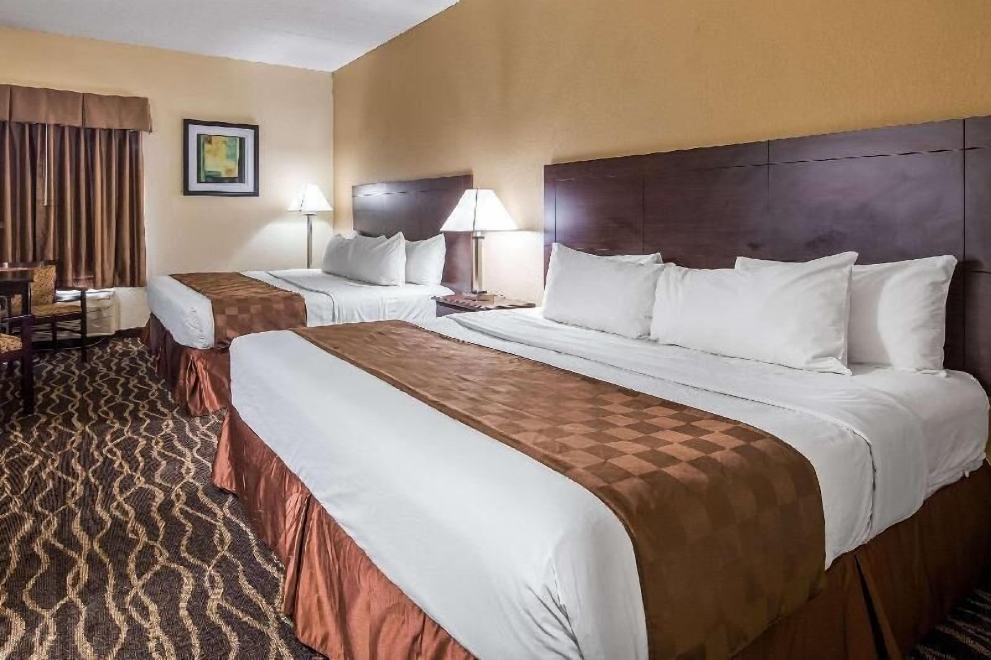 In-room safe, desk, free WiFi, bed sheets