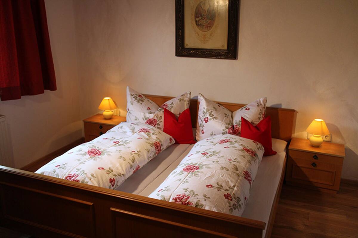 Apartment (WILDROSE) | Zimmersafe, kostenloses WLAN, Bettwäsche