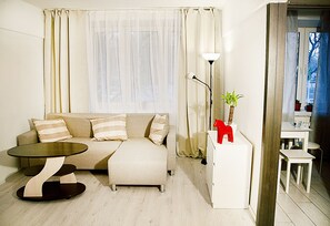 Apartment, 1 Schlafzimmer | Wohnbereich | Flachbildfernseher