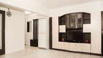 Apartment, 1 Schlafzimmer | Wohnbereich | Flachbildfernseher