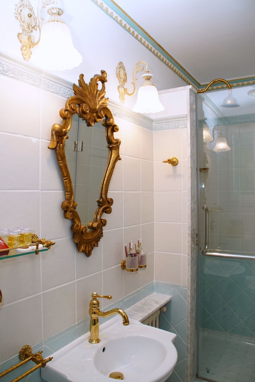 luxury double room, terrace | in-room safe, individually decorated, individually furnished, desk