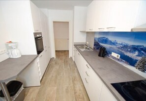 LÀgenhet - 2 sovrum - utsikt mot bergen | Eget kök | KylskÄp, mikrovÄgsugn, ugn och spishÀll