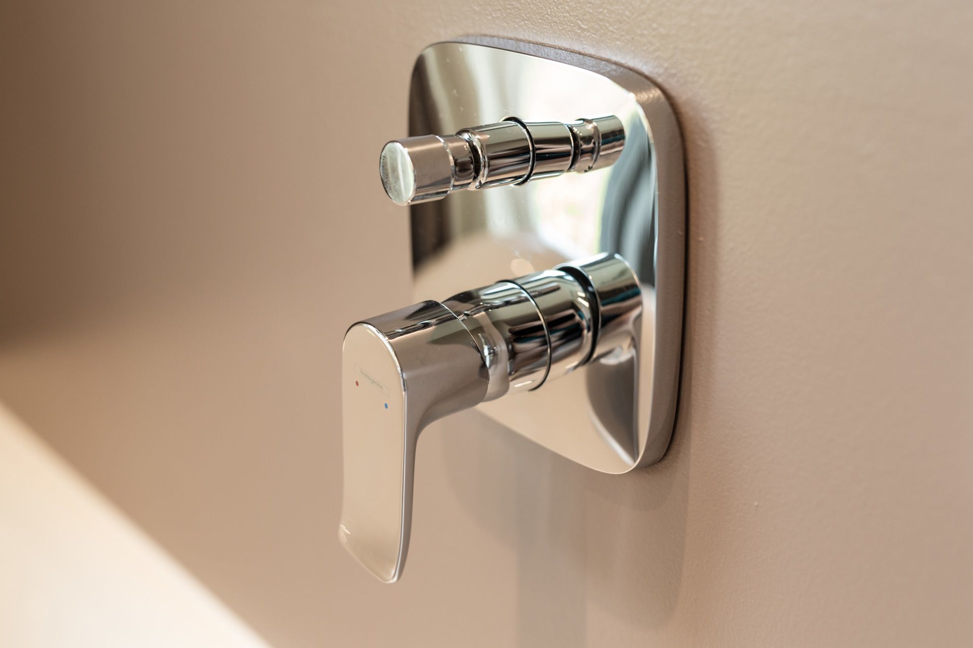 premium suite | deep-soaking bathtub