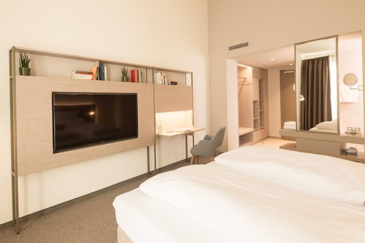 deluxe double room | 1 bedroom, desk, soundproofing, iron/ironing board