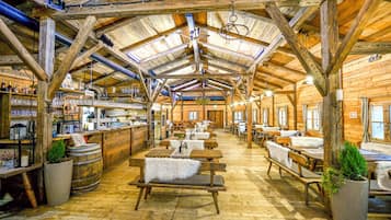 Frühstück und Abendessen