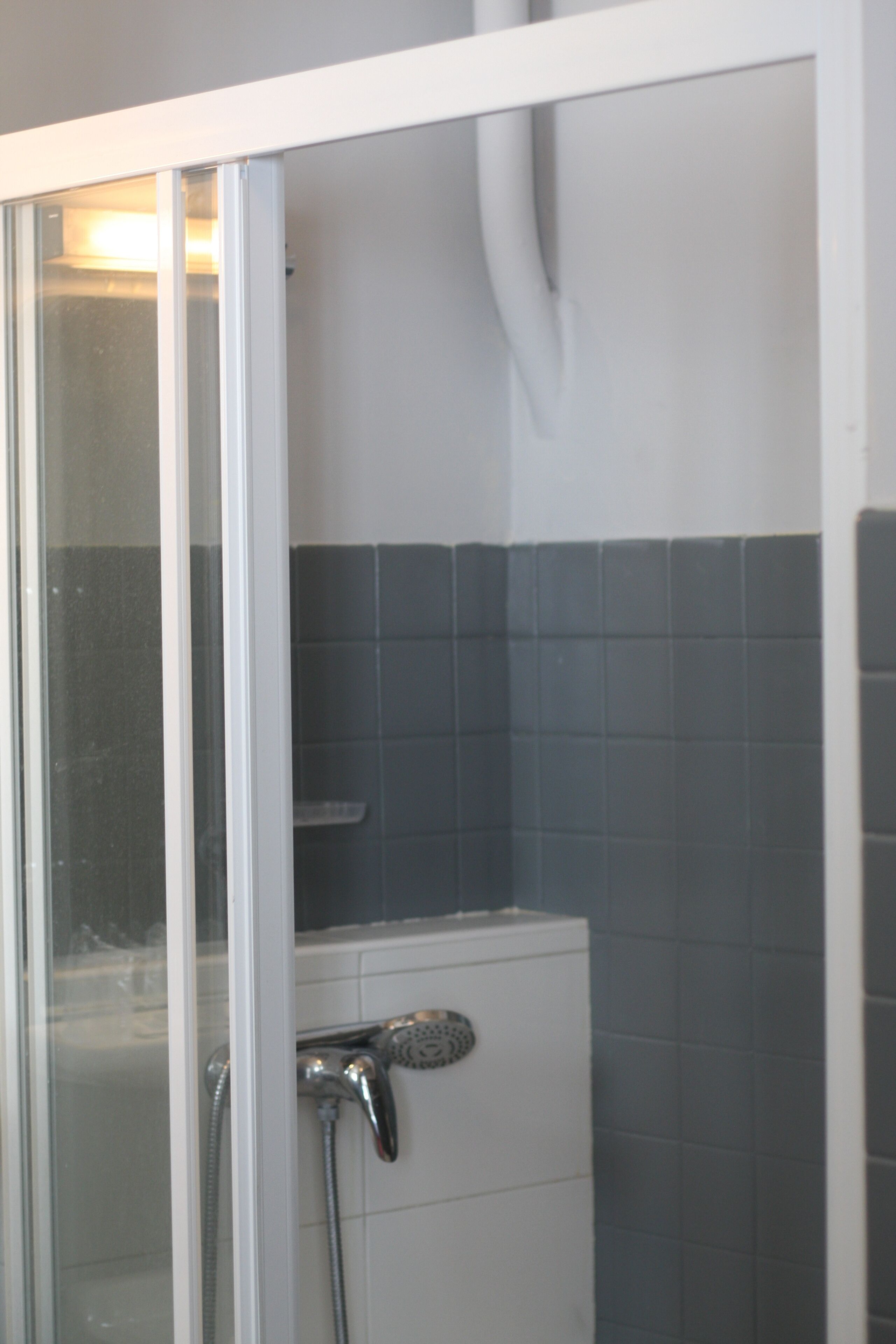 deep-soaking bathtub, free toiletries, hair dryer, towels