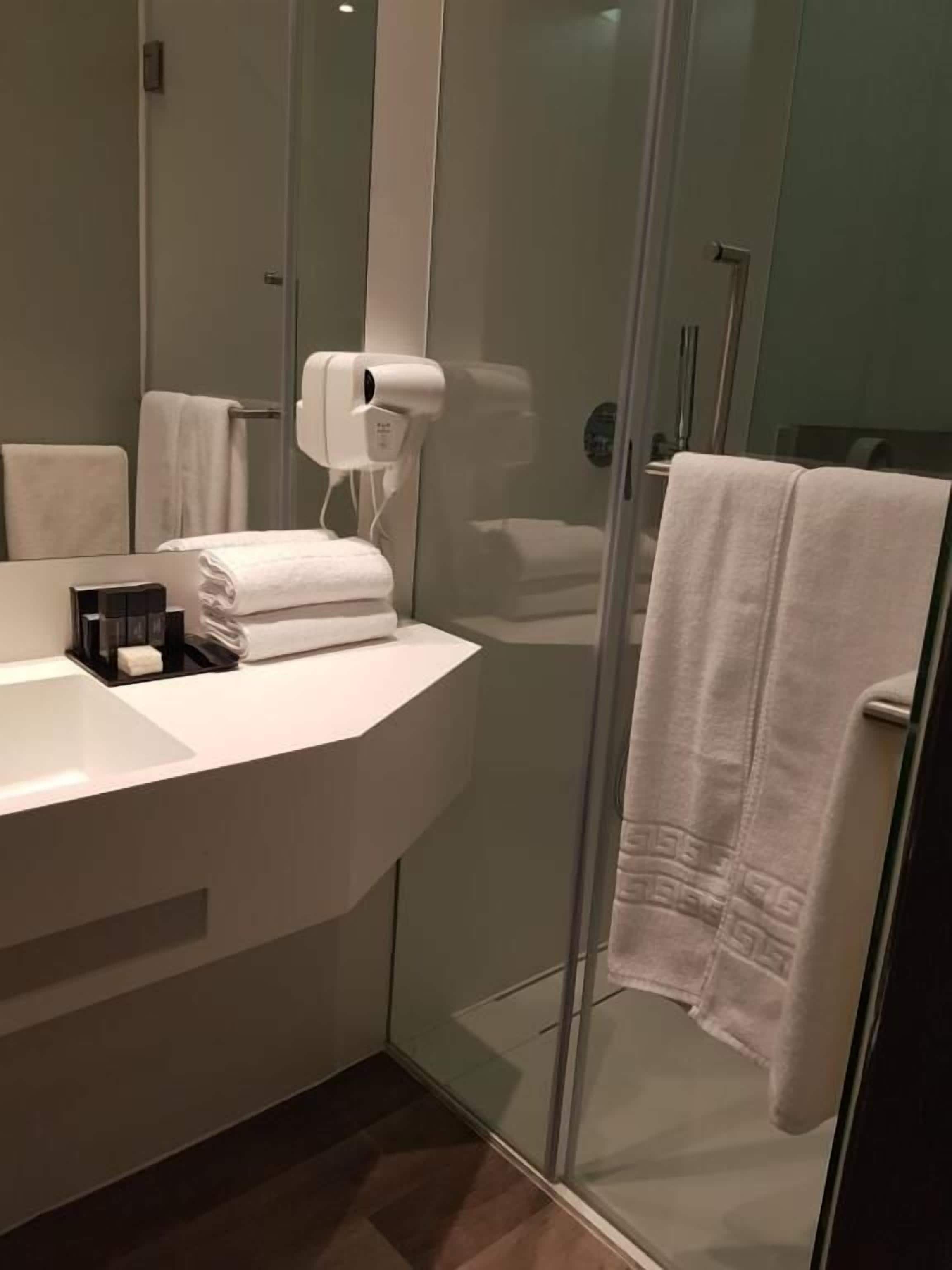 Bathroom | Shower, rainfall showerhead, free toiletries, hair dryer