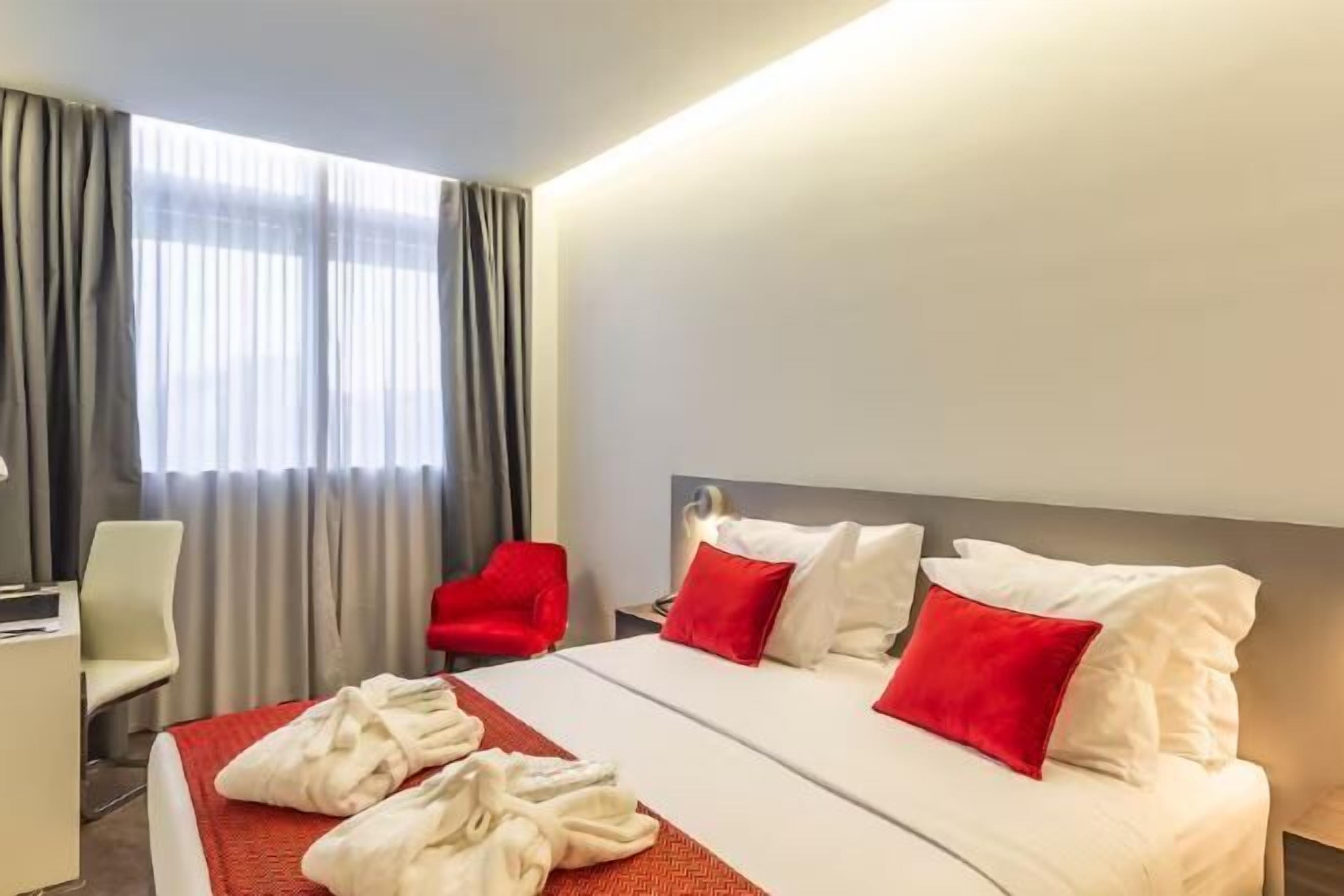 Minibar, in-room safe, desk, blackout curtains