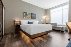 Standard Room, 1 King Bed, Accessible, Non Smoking | Hypo-allergenic bedding, desk, laptop workspace, iron/ironing board - Cambria Hotel Mount Pleasant – Charleston (Mount Pleasant)