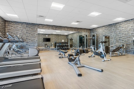 Fitness facility. Cambria Hotel Mount Pleasant – Charleston
