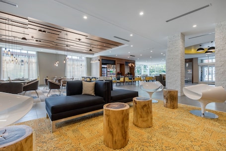 Lobby sitting area. Cambria Hotel Mount Pleasant – Charleston