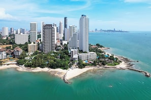 Exterior - Golden Tulip Pattaya Beach Resort (Pattaya)