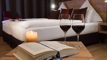 Hochwertige Bettwaren, Schreibtisch, kostenloses WLAN, Bettwäsche