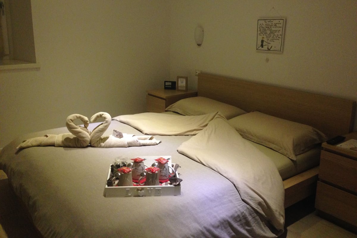 1 bedroom, down duvets, Select Comfort beds, in-room safe