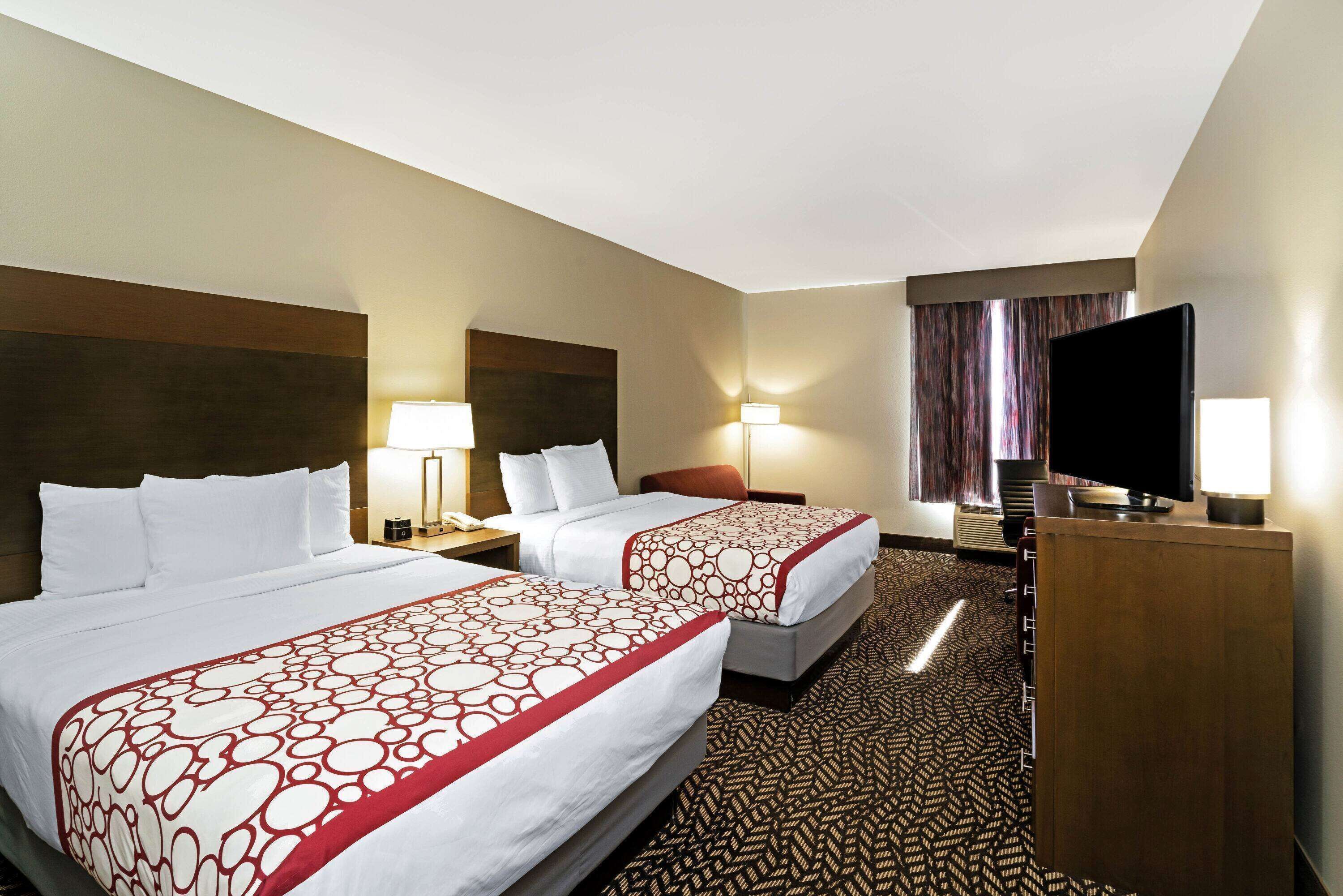 Pillow-top beds, desk, soundproofing, iron/ironing board