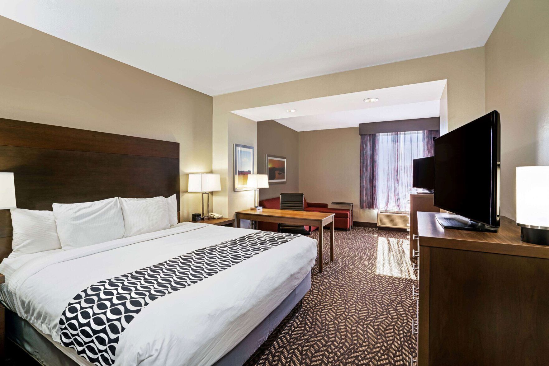 Pillow-top beds, desk, soundproofing, iron/ironing board