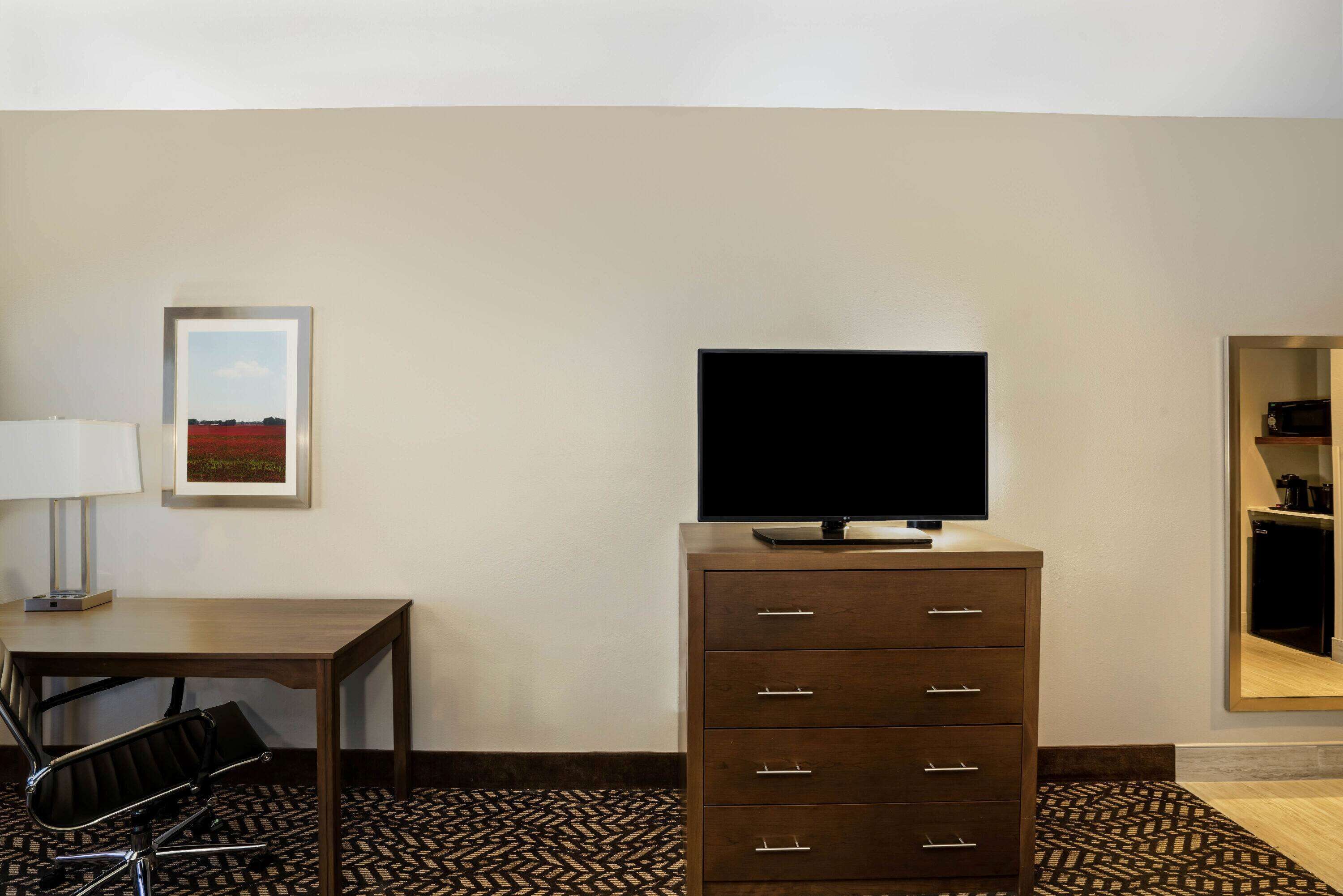 pillow-top beds, desk, soundproofing, iron/ironing board