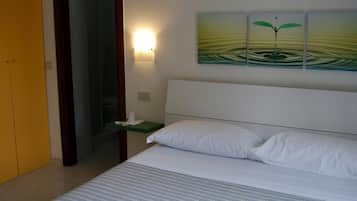 Coffres-forts dans les chambres, Wi-Fi gratuit, draps fournis