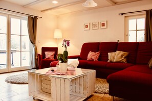Deluxe House (Lutki) | Living area