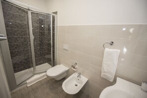 Room, Garden View | Minibar, in-room safe, desk, soundproofing - Residenza Magnolia (Tropea)