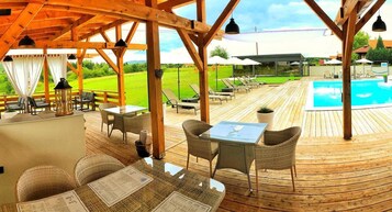 Se sirven desayunos y almuerzos, cocina local e internacional