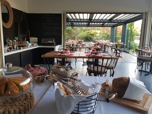 Gratis frukostbuffé varje dag