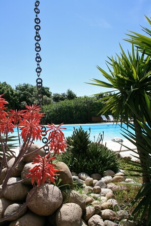 Piscina all'aperto, con ingresso dalle 08:00 alle 20:00, lettini