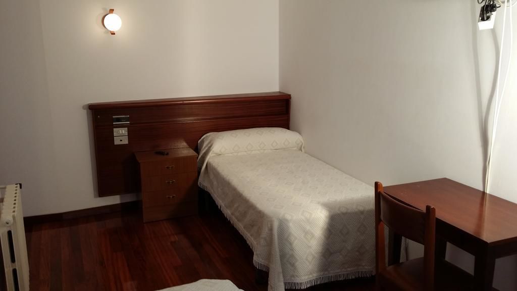 single room | desk, blackout curtains, rollaway beds, free wifi