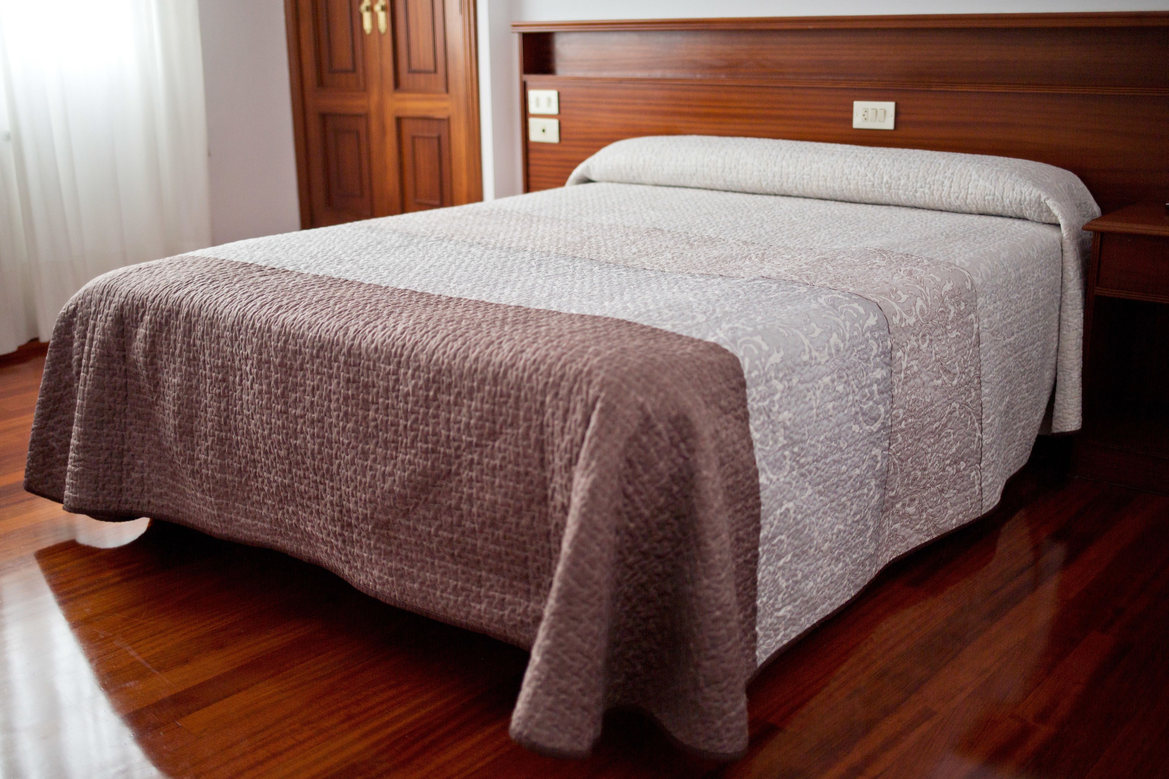 desk, blackout curtains, rollaway beds, free wifi