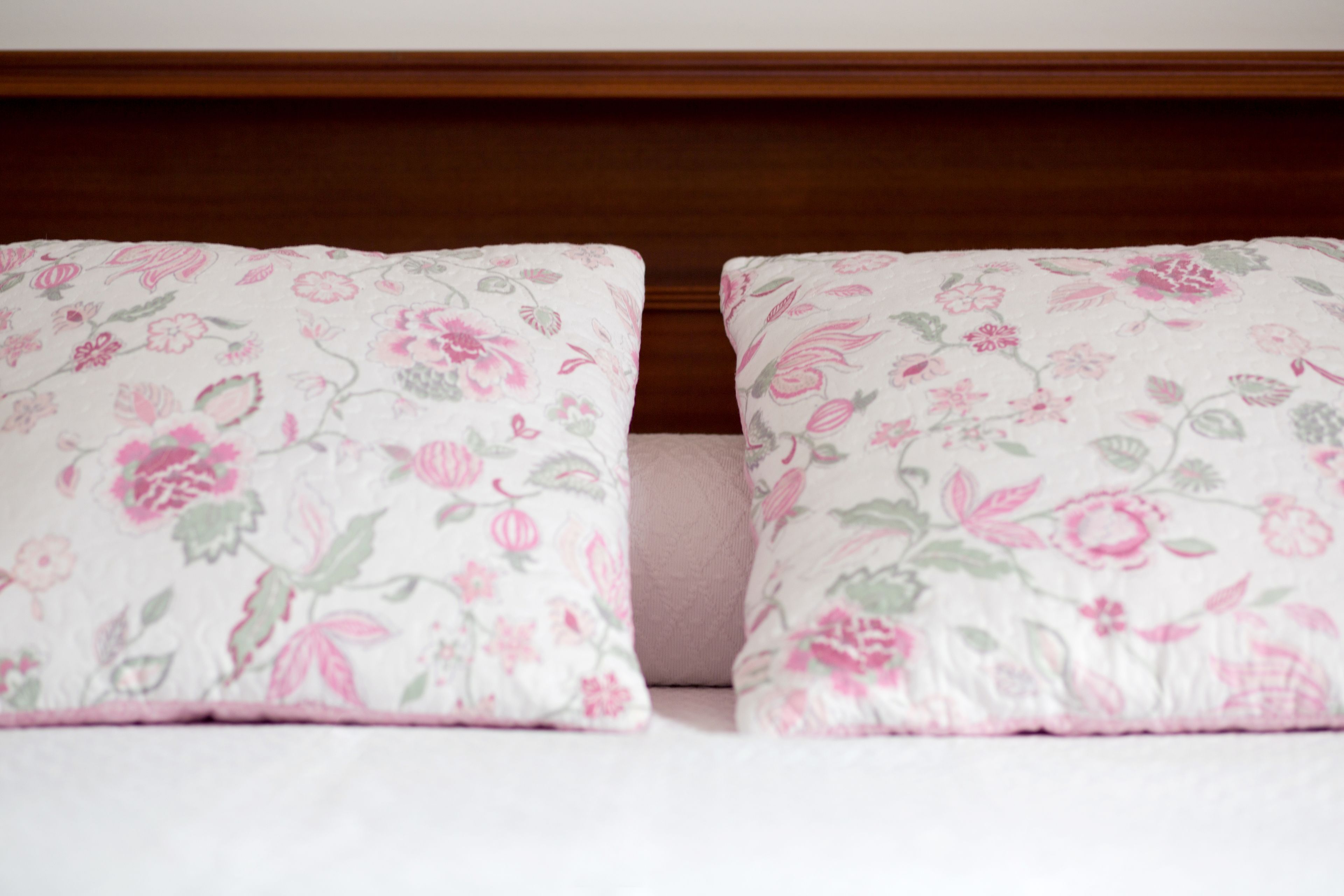 single room | desk, blackout curtains, rollaway beds, free wifi