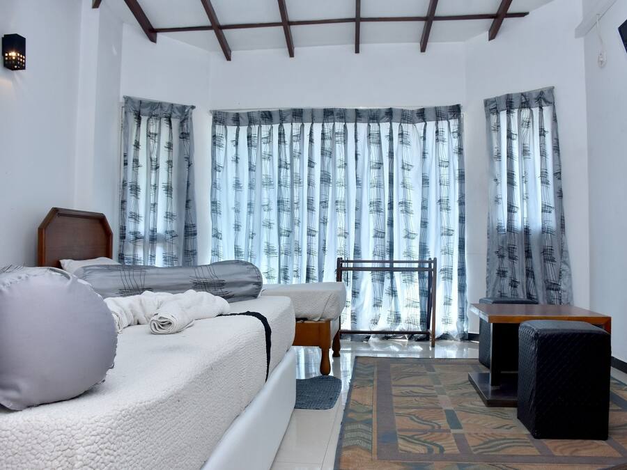 1 soverom, sengetøy av topp kvalitet, skrivebord og wi-fi (inkludert)