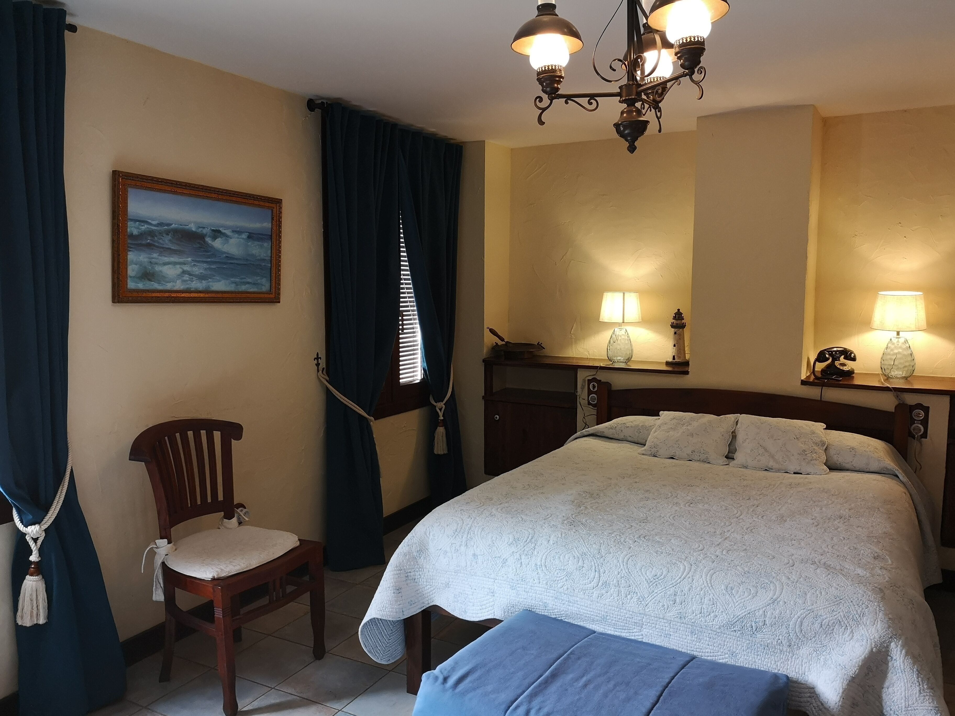 Egyptian cotton sheets, premium bedding, in-room safe