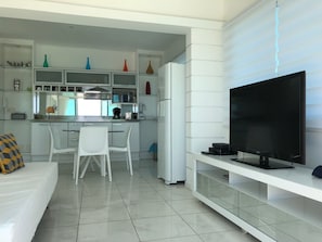 พาโนรามิกเพนท์เฮาส์, 1 ห้องนอน, วิวทะเล | 1 ห้องนอน, ผ้าม่านกันแสง, ห้องเก็บเสียง, เตารีด/โต๊ะรีดผ้า
