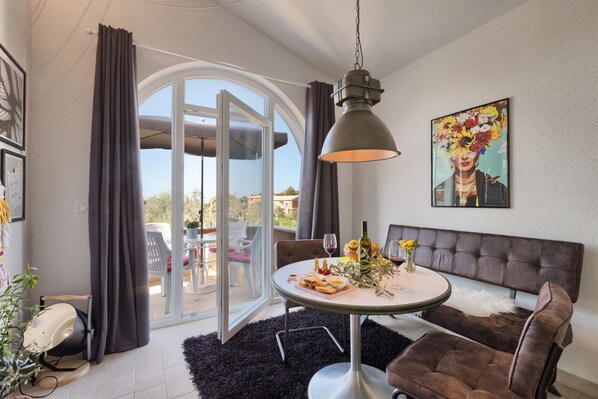 Apartment | Living area