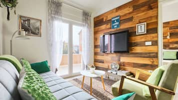 Apartment | Living area | Flat-screen TV